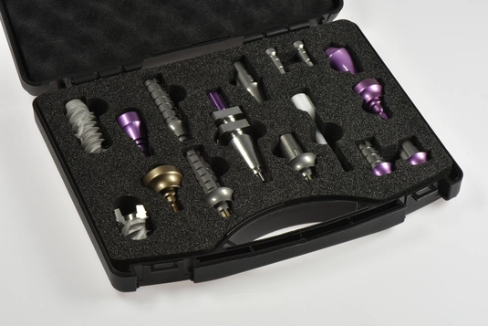 Металокерамічна коронка на імплант фото